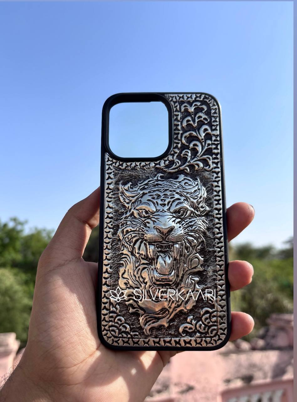 The Roaring Tiger – Silver Mobile Case