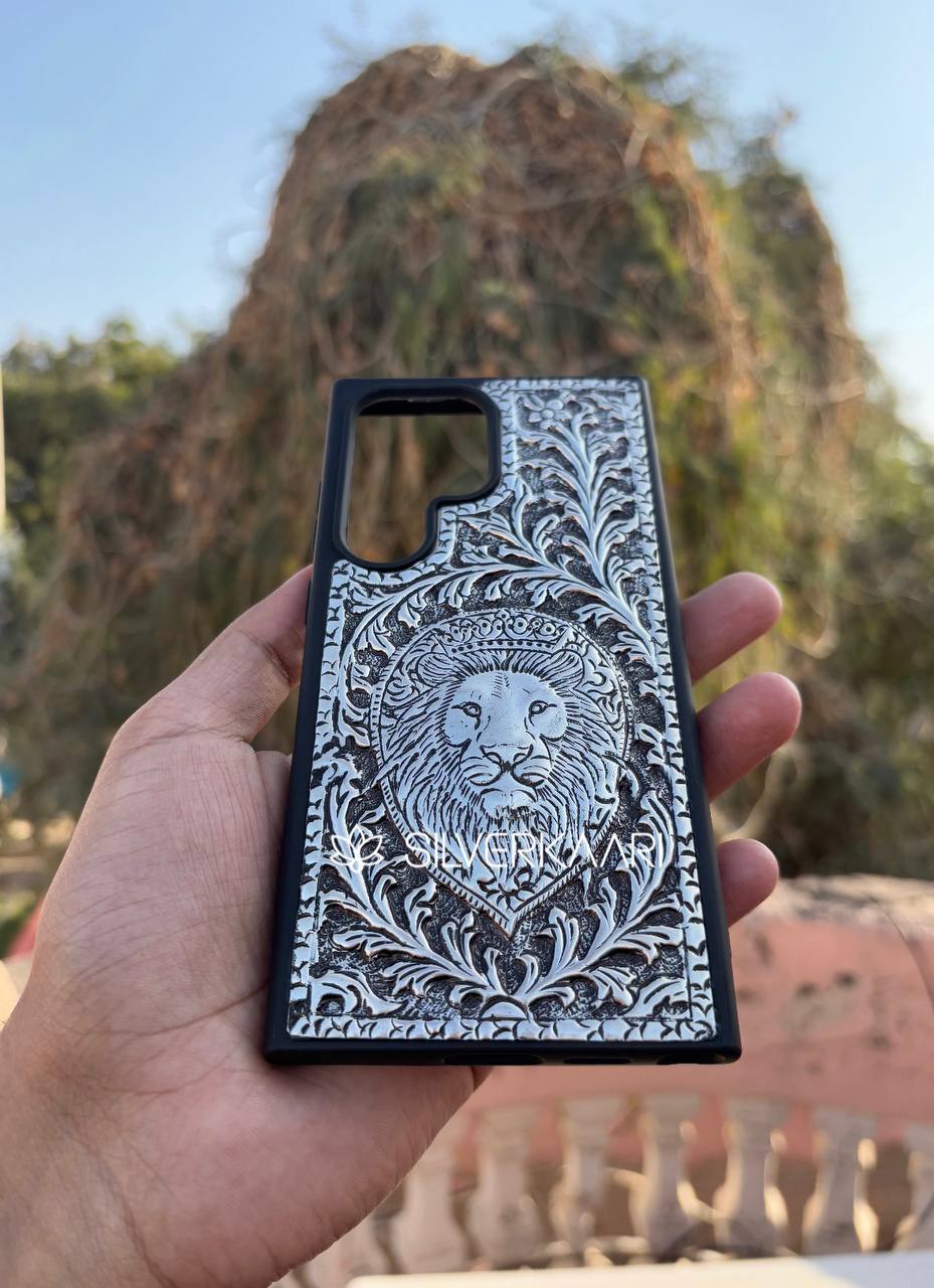 Royal Lion Silver Phone Case – Power & Prestige