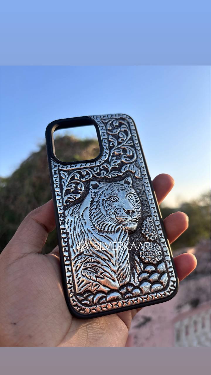 Majestic Tiger Silver Case – Power Meets Elegance